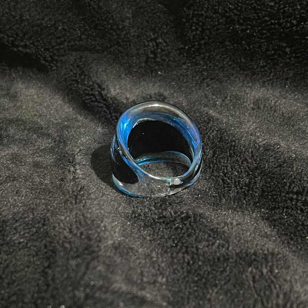 Glass Ring - Picture 4 of 7